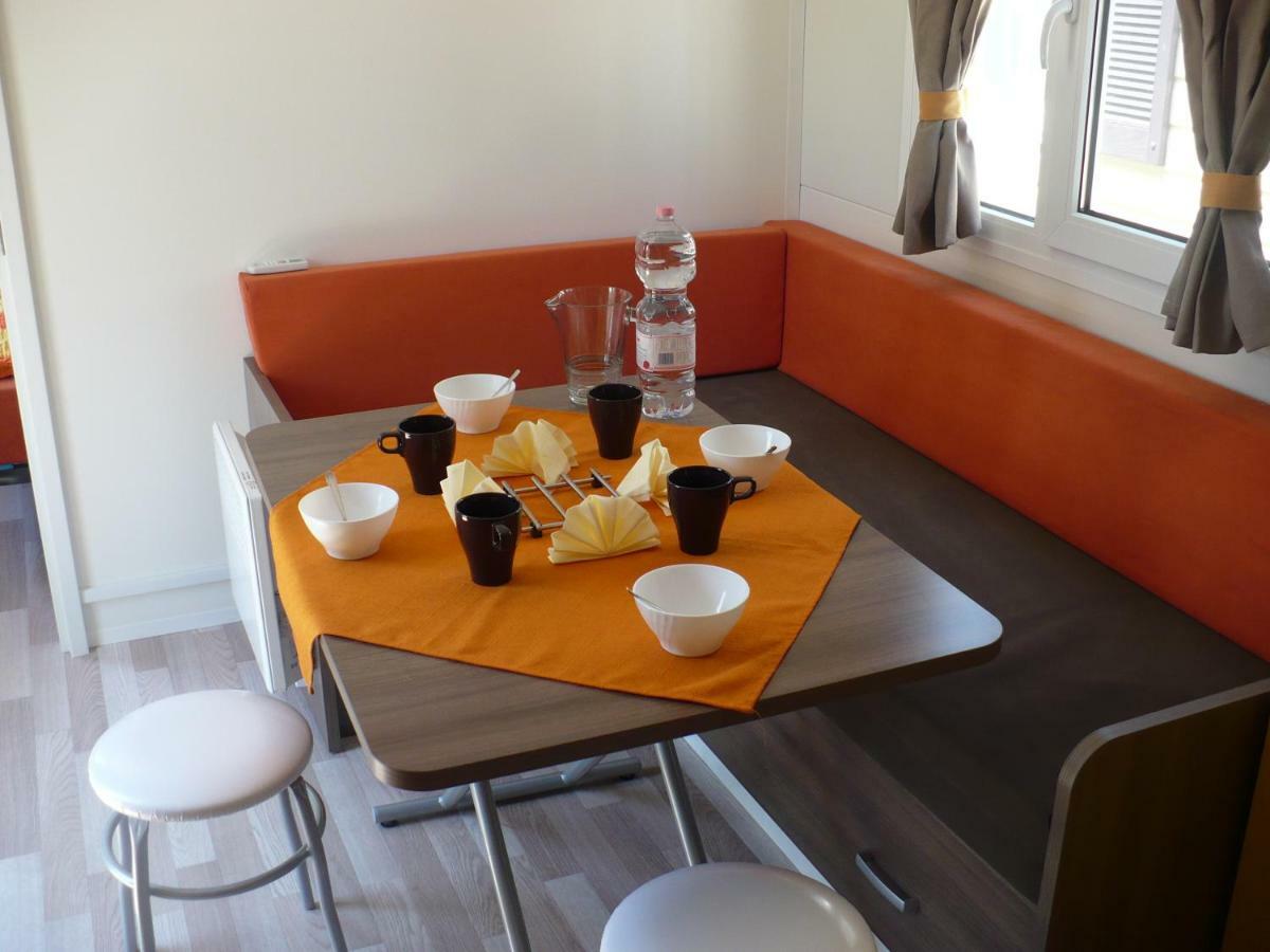 Victoria Mobilehome In Solaris Fkk Naturist Camping Resort Porec Exterior photo